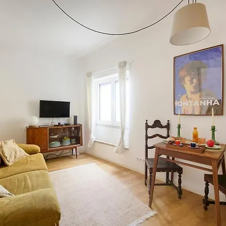 Maria Do Bairro With Balcony And Elevator