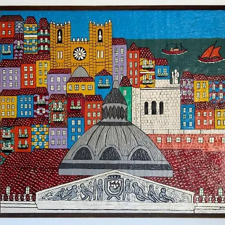 Апартаменти Maria Do Bairro With Balcony And Elevator *