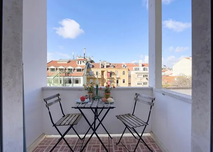 Lejlighed Maria Do Bairro With Balcony And Elevator