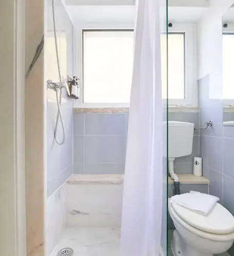 Lejlighed Maria Do Bairro With Balcony And Elevator