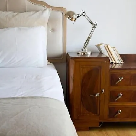 Maria Do Bairro With Balcony And Elevator Apartmán *