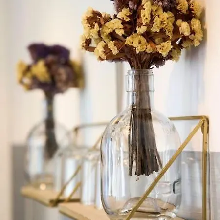 Maria Do Bairro With Balcony And Elevator * Lissabon