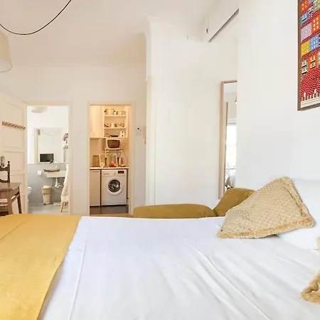 Maria Do Bairro With Balcony And Elevator Apartmán *