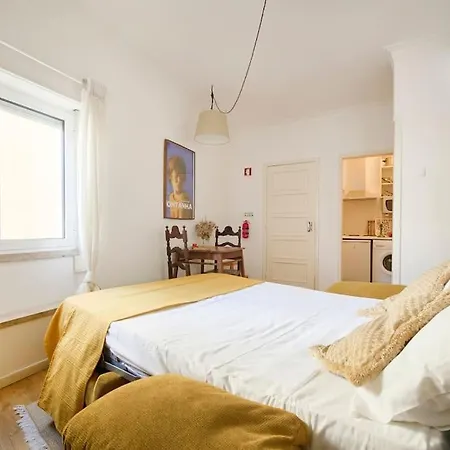 Maria Do Bairro With Balcony And Elevator Appartement Lissabon