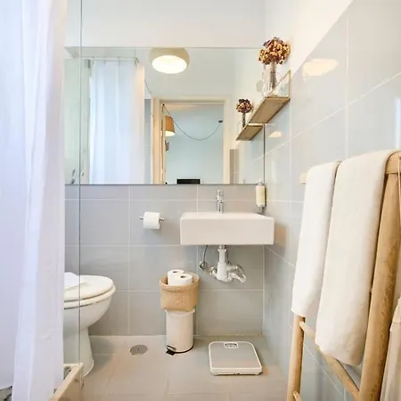 Maria Do Bairro With Balcony And Elevator *