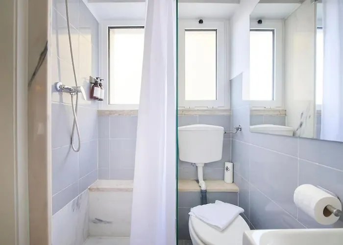 Maria Do Bairro With Balcony And Elevator Διαμέρισμα