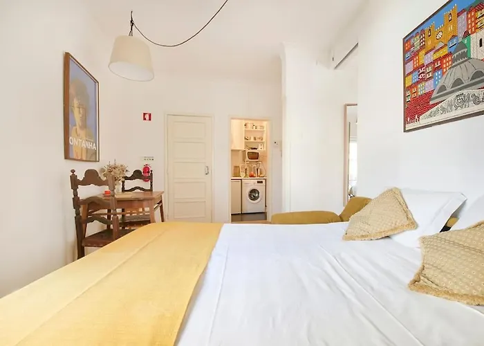 Maria Do Bairro With Balcony And Elevator Διαμέρισμα *