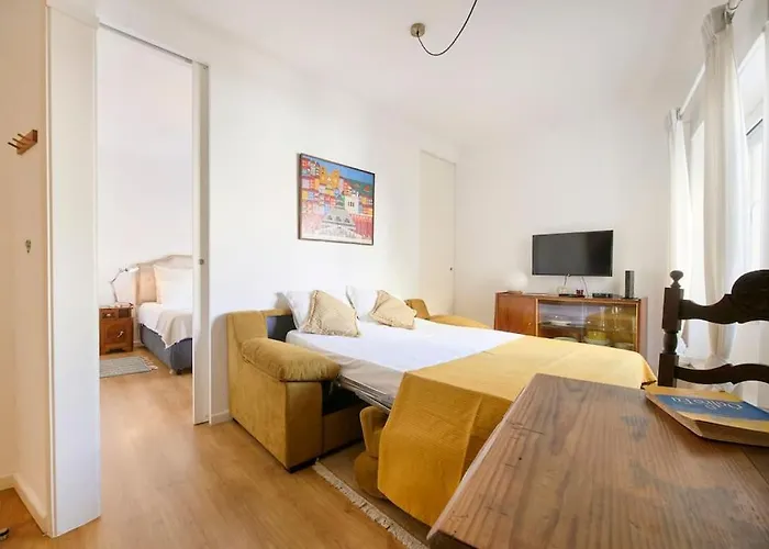 Maria Do Bairro With Balcony And Elevator * Lisboa