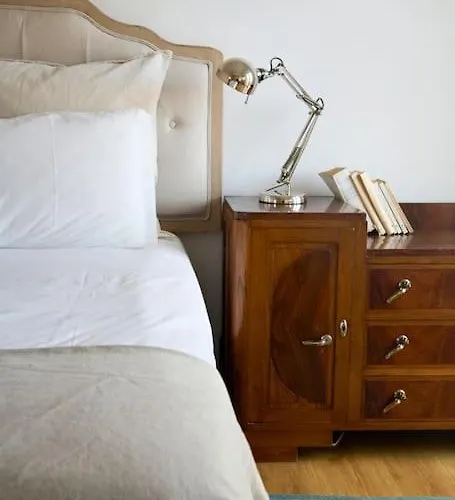 Maria Do Bairro With Balcony And Elevator Διαμέρισμα *