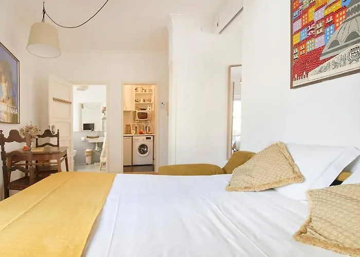 Maria Do Bairro With Balcony And Elevator Διαμέρισμα *