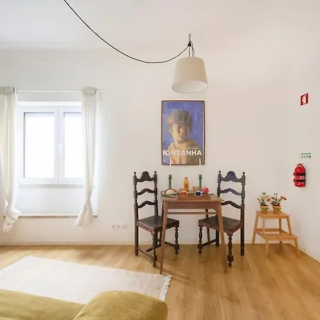 Apartamento Maria Do Bairro With Balcony And Elevator