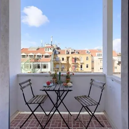 Maria Do Bairro With Balcony And Elevator * Lissabon