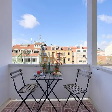 Appartement Maria Do Bairro With Balcony And Elevator
