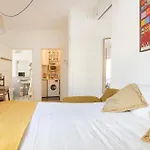 Maria Do Bairro With Balcony And Elevator Apartament *